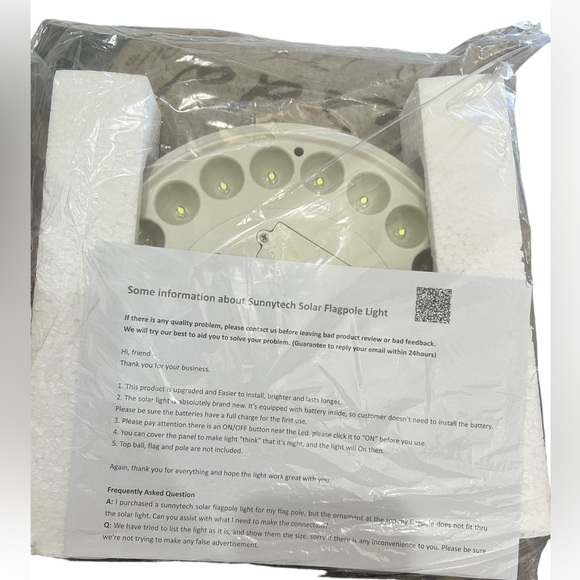 Solar Light for Flag Poles - Picture 5 of 6